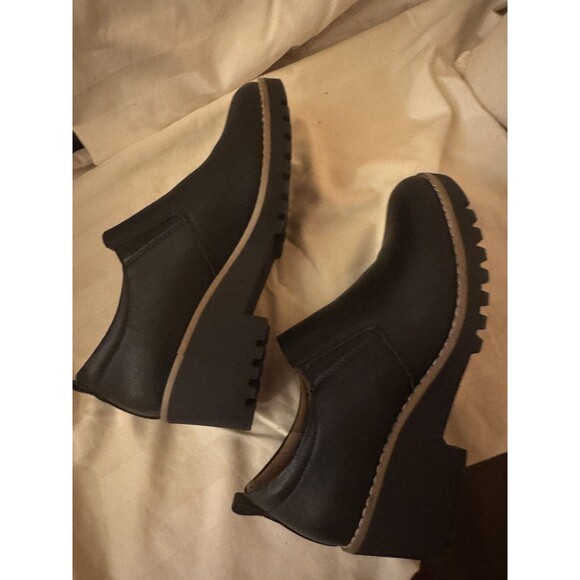 Euro soft by sofft shoes 9.5 M. Black With Cushion In The Soles. Platform Heel - Picture 4 of 9